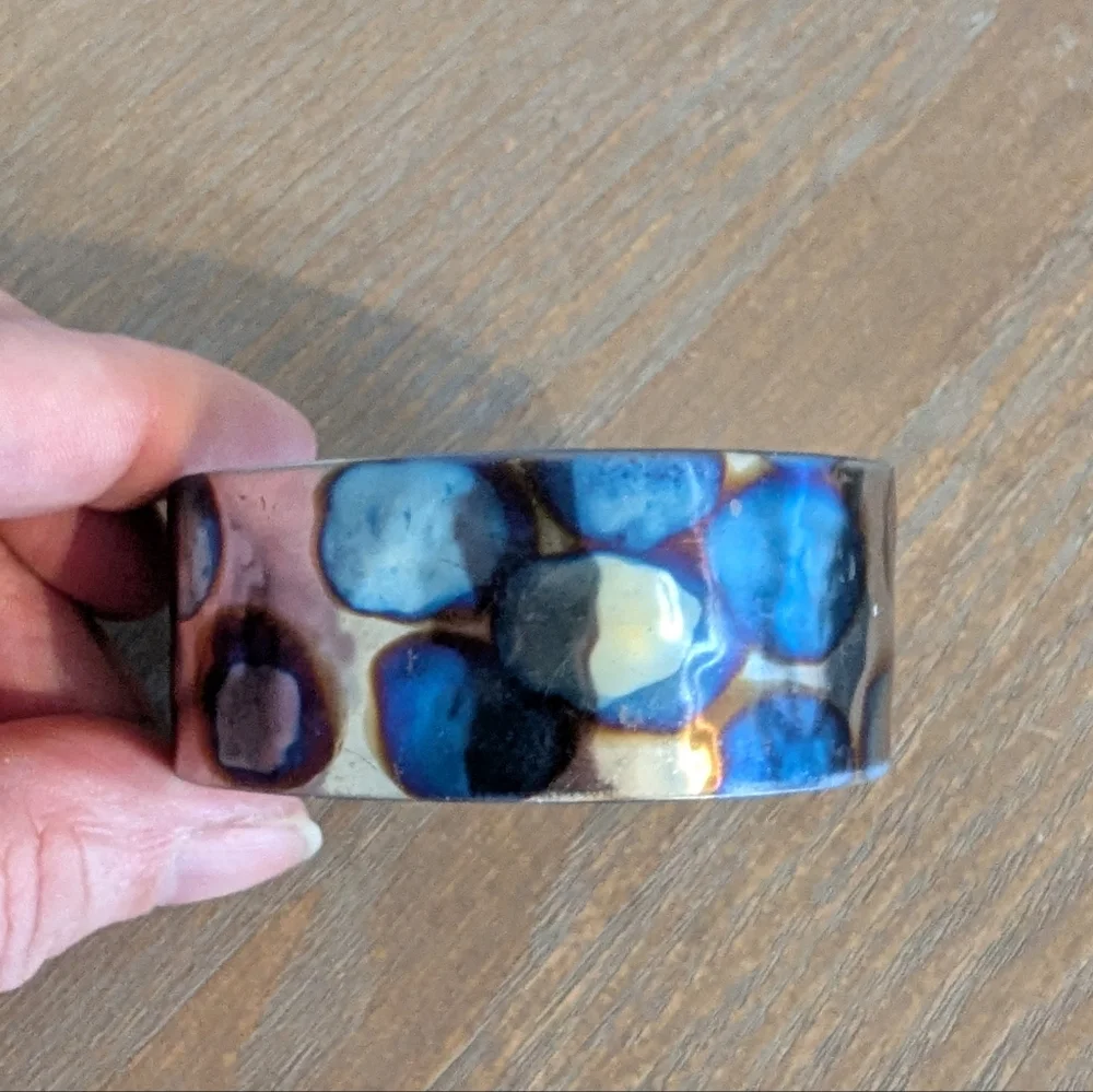 Source Unknown stylish cuff
